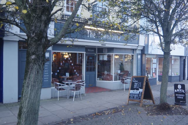 Historical view of The Townhouse at 28 High Street, Petersfield, in 2017.